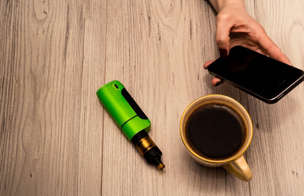 kajenje, vejp, vejpanje