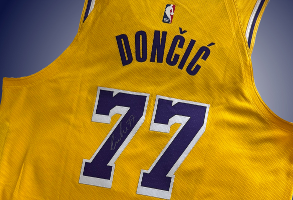 Luka Dončić, dres