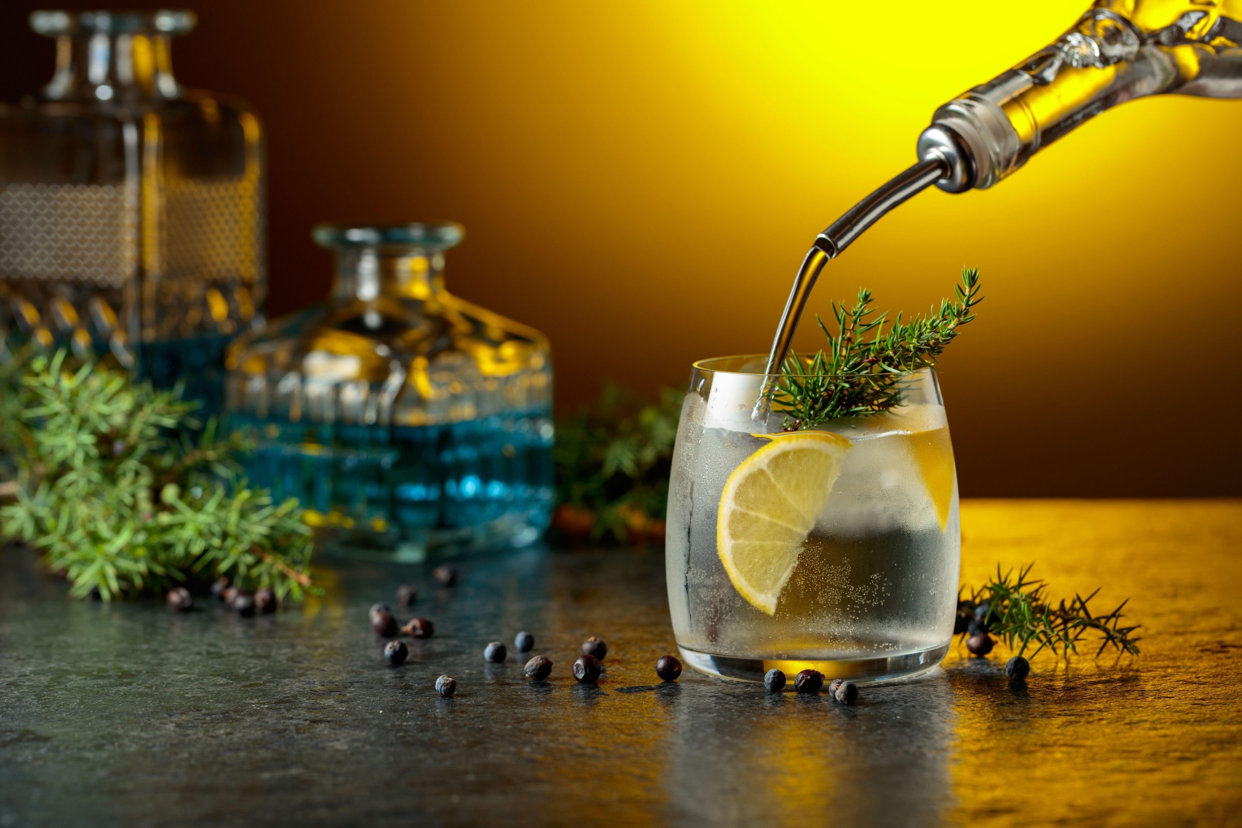 koktejl, začimbe, božič. pijača, prigrizek