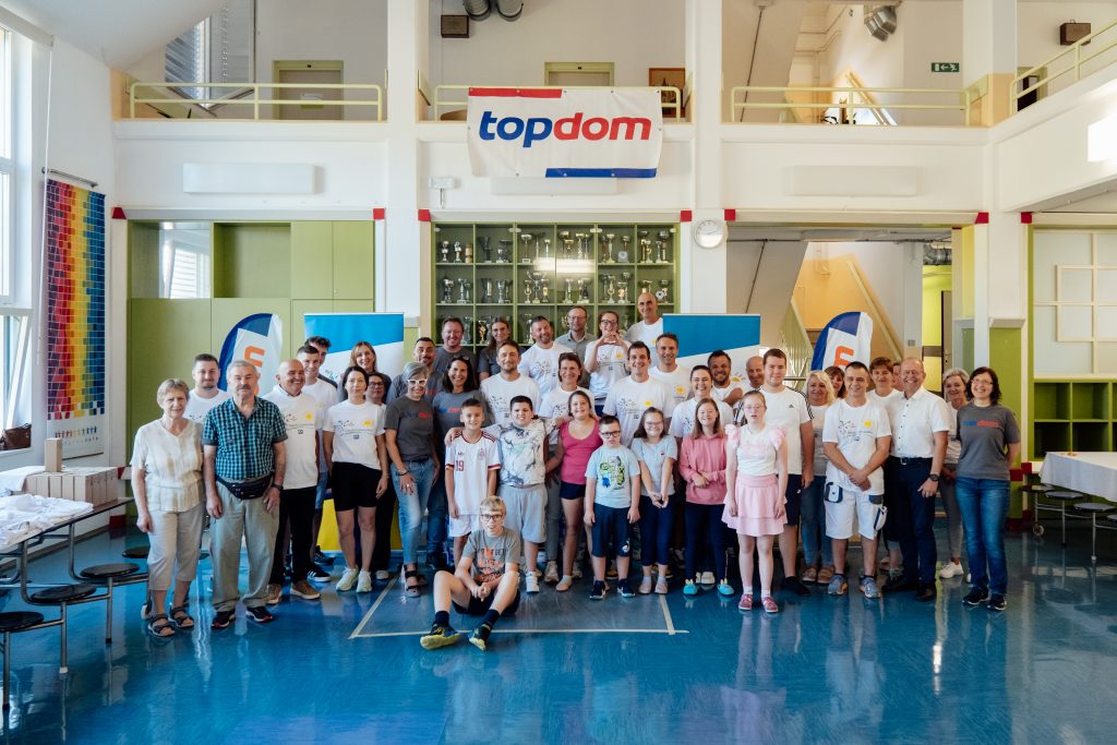Topdom